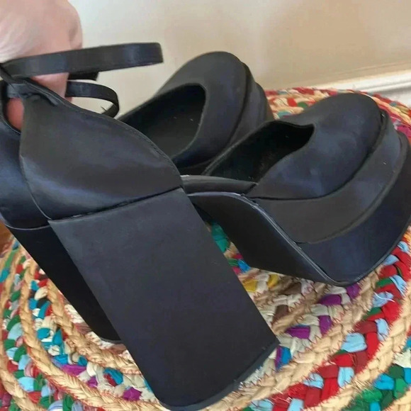 Steve Madden Charlize  black platform satin Maryjane babies heeled pumps shoes - Picture 3 of 10